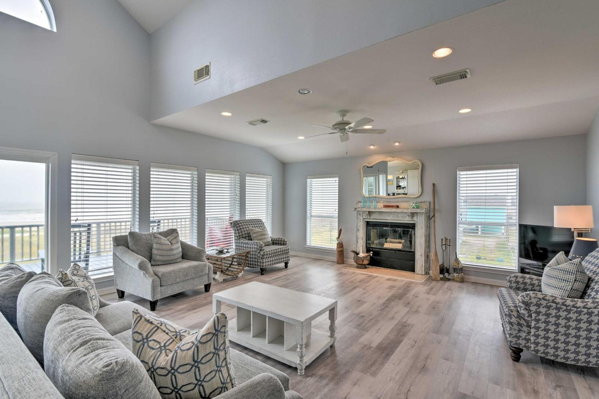 Oceanfront Galveston Home - Walk To Beach! Eksteriør billede