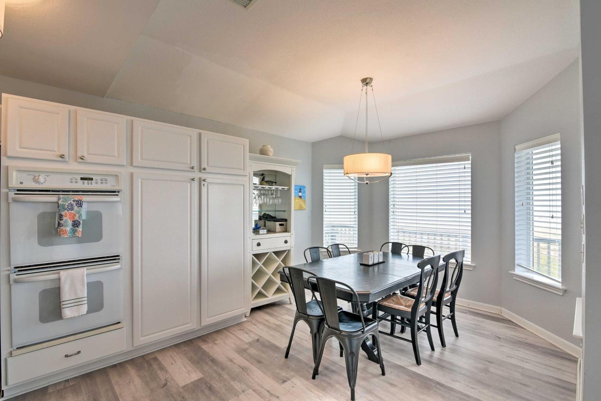 Oceanfront Galveston Home - Walk To Beach! Eksteriør billede