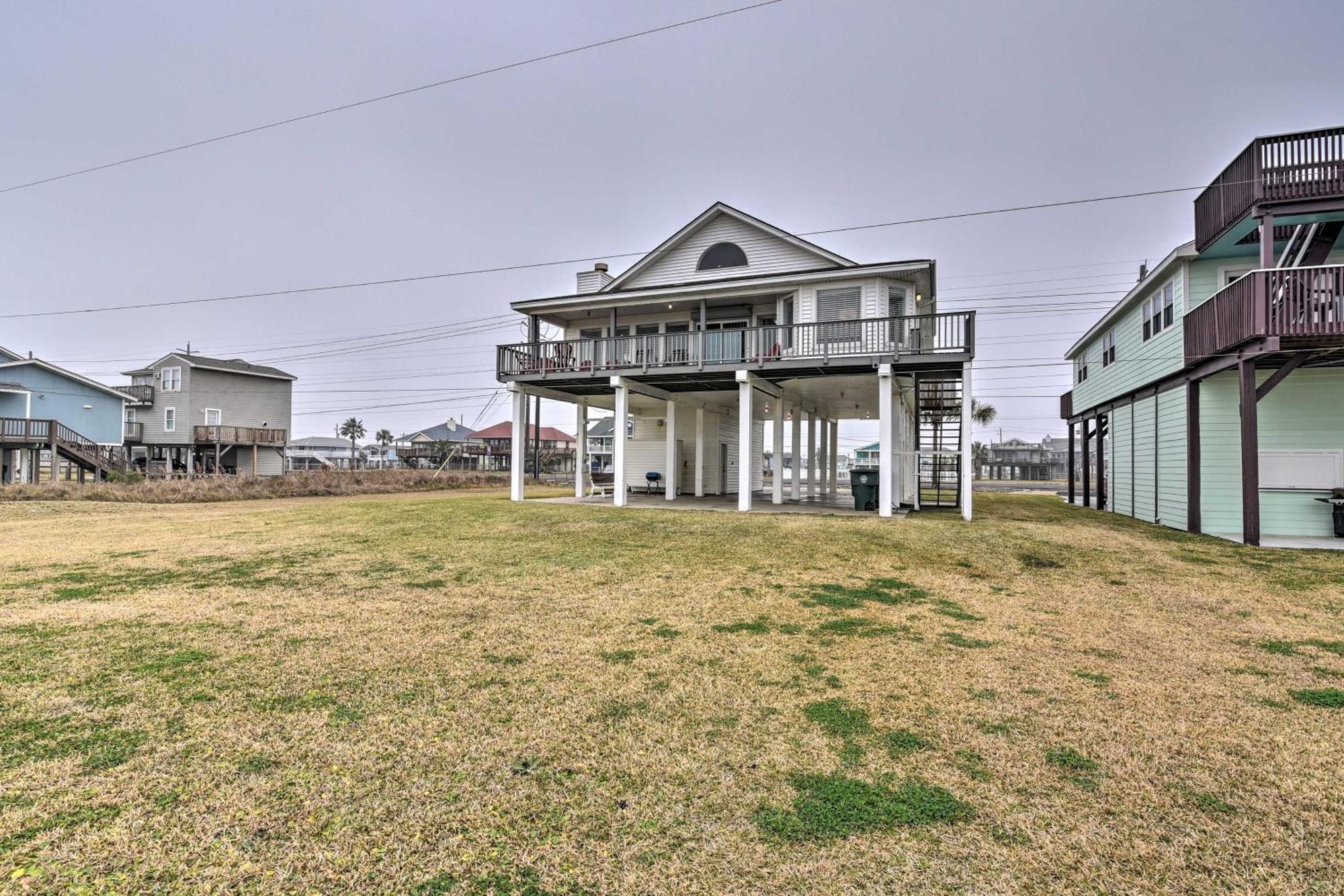 Oceanfront Galveston Home - Walk To Beach! Eksteriør billede